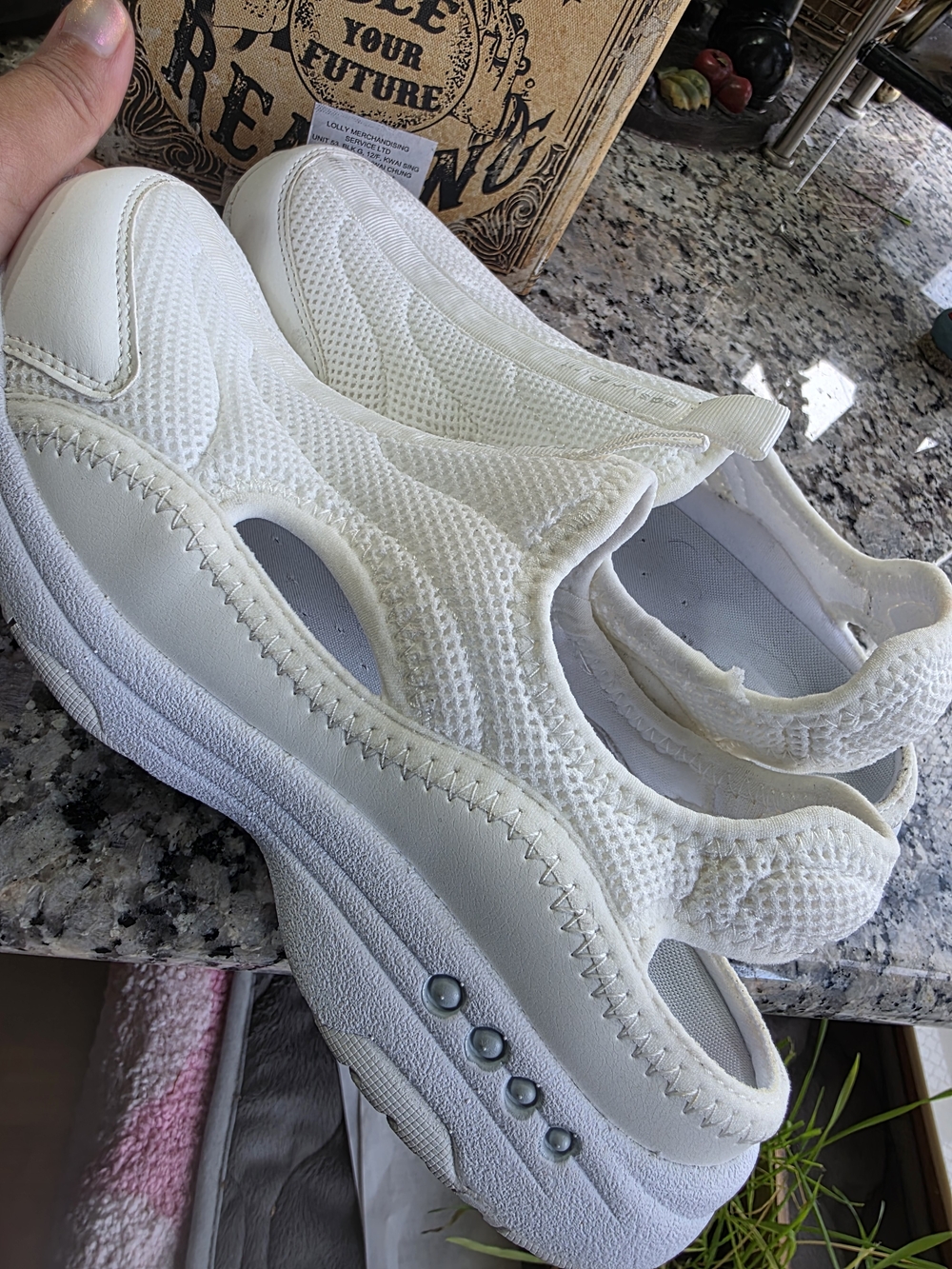 Easy~Spirit !! Women’s White Slip-On Sport Sandal Sneakers